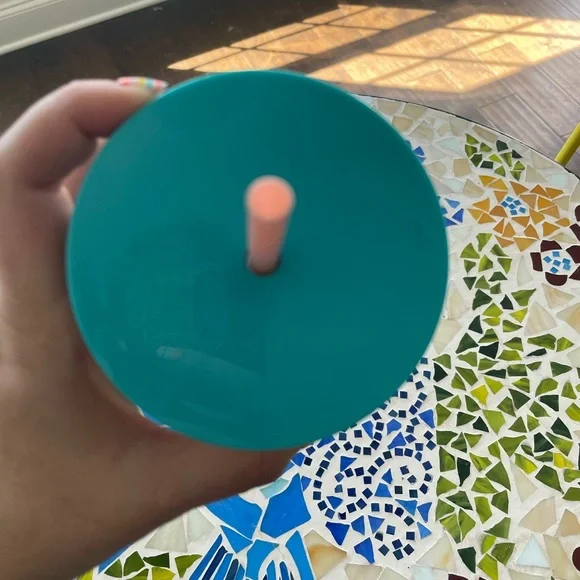 EUC Starbucks 24oz Tumbler - Picture 6 of 9